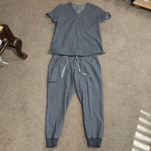 Figs Scrub Set: Graphite Catarina Scrub Top with Petite High Wasted Zamora Pant